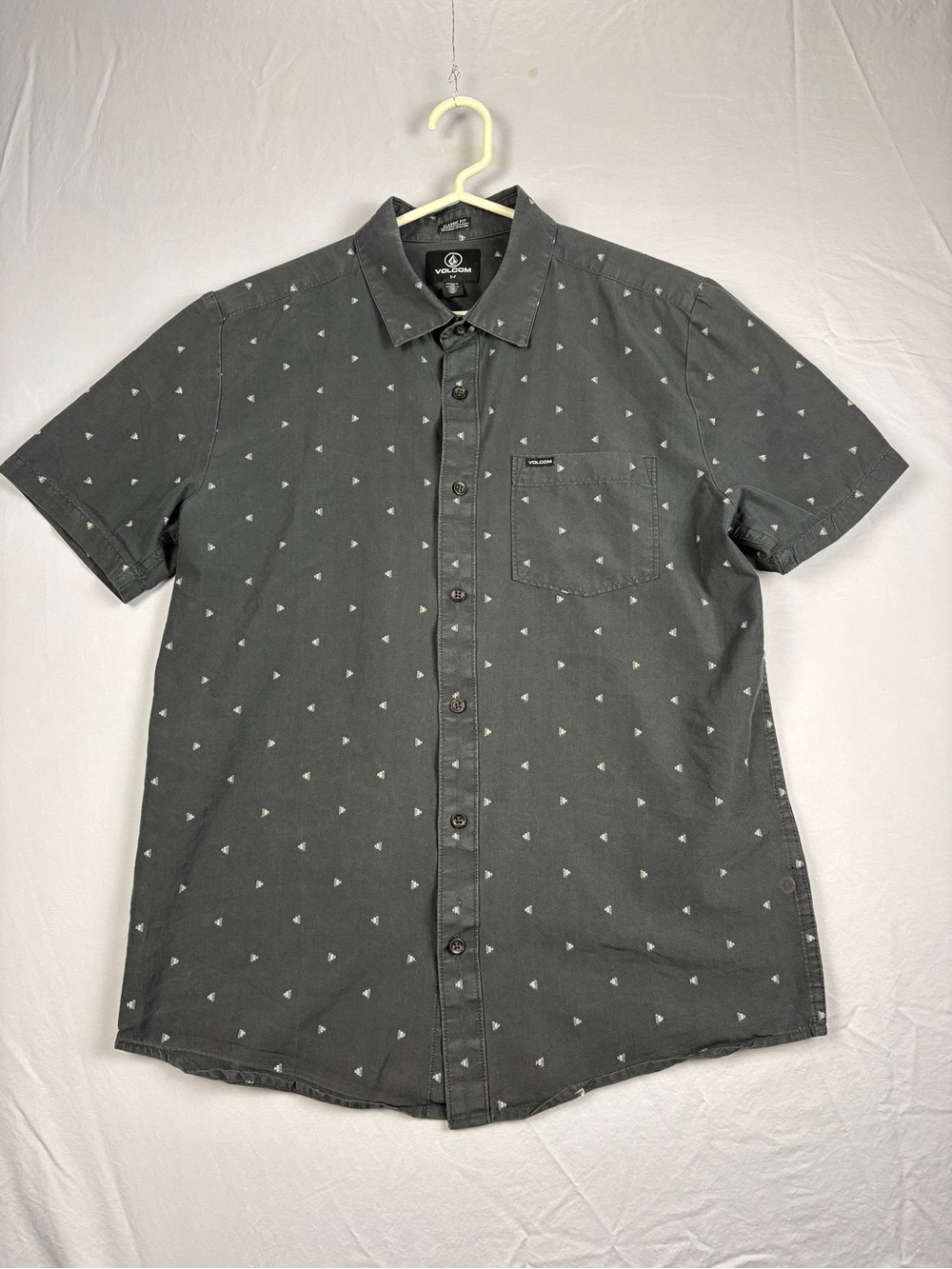 Volcom Button Up Shirt Mens Small Gray Short Sleeve Patterned Casual Skate Surf